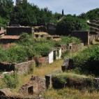 Granadilla es un pueblo abandonado amurallado ubicado en el noroeste de la provincia de Cáceres, que fue fundado por los musulmanes en el siglo IX. Con motivo de la construcción del embalse de Gabriel y Galán, fue desalojado al convertirse en...