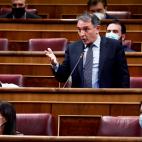 El diputado de Unidas Podemos, Enrique Fernando Santiago Romero toma la palabra tras la intervenci&oacute;n de Abascal.