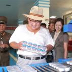 El l&iacute;der de Corea del Norte mira con deseo unos productos l&aacute;cteos y se imagina en casa viendo 'Sexo en Nueva York' y atiborr&aacute;ndose a yogures.&nbsp;