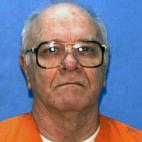En esta fotografía sin fecha del Departamento Penitenciario de Florida, se muestra a Oba Chandler, condenado por la muerte de una mujer y sus dos hijas adolescentes en Florida y ejecutado el martes 15 de noviembre de 2011, en la Prisión estata...