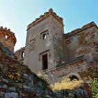 Dicen los testigos que han visitado esta torre del Castillo del Infierno que la experiencia es sobrecogedora. Fue abandonada en 1715 y en ella afirman haber recogido psicofonías en catalán que piden ayuda o emiten gritos de angustia desgarradores.