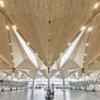 Pulkovo International Airport / Grimshaw Architects + Ramboll + Pascall+Watson (Rusia): "La nueva terminal de Grimshaw en el Aeropuerto Internacional de Pulkovo está ahora oficialmente abierta al público. Grimshaw ha trabajado en equipo con Ra...