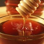 No es ninguna novedad que la miel no debería faltar en nuestras despensas en invierno. Porque no sólo tiene un poder curativo (un estudio publicado en 2007 en la revista médica Archives of Pediatrics and Adolescent Medicine descubrió que es ...
