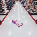 "De compras en Target con una de tres años".