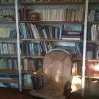 @Utopia_Urbana 
#MiBiblioteca es en realidad la biblioteca de 3 generaciones de mi familia. Ccp. @genarolozano @reformacom http://twitpic.com/8rp50o 