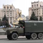 Un camión militar en Kiev en la mañana del 24 de febrero