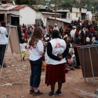 Un equipo de MSF trabaja con la comunidad de Bangwe.