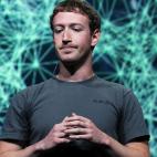 Debido a la nueva fuente de noticias, los usuarios denunciaron la falta de privacidad. Incluso Zuckerberg afirmó que Facebook "se metió en un problema", porque el nuevo flujo no poseía herramientas para elegir lo que aparecía ahí y que no. ...