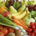 En 2013 se publicó la mayor investigación realizada hasta ahora sobre el efecto en la salud del consumo de estos alimentos y se concluyó que comer de forma habitual frutas y verduras nos da, un año más de vida. Fue un trabajo hecho por inve...
