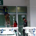 El hospital se prepara para la llegada de los rescatados.