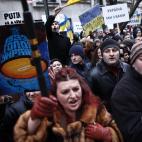 Hasta Nueva York han llegado las protestas por la posible intervención militar en Ucrania. Frente al consulado ruso en NYC este 2 de marzo.