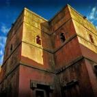 La ciudad santa de Etiopía es famosa por una maravilla: las iglesias monolíticas bajo tierra talladas en roca; Beta Giorgios es la más famosa, aunque todas son Patrimonio de la Humanidad desde 1978. Ver más fotos aquí.