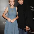 Con su hija Maya Hawke en el estreno de La teoría del todo en Nueva York.