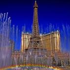 No es Nueva York, pero tiene Estatua de la Libertad; tampoco es París, pero tiene Torre Eiffel; y ni de lejos es Venecia, pero tiene canales y góndolas. Las Vegas es una ciudad especial y sus hoteles no podían ser menos. Aunque su área metro...