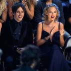 NEW YORK, NY - AUGUST 25: Actor Reeve Carney and Taylor Swift attend the 2013 MTV Video Music Awards at the Barclays Center on August 25, 2013 in the Brooklyn borough of New York City. (Photo by Jemal Countess/FilmMagic)
