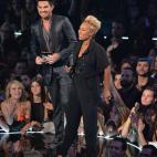 NEW YORK, NY - AUGUST 25: Adam Lambert (L) and Emeli Sande speak onstage during the 2013 MTV Video Music Awards at the Barclays Center on August 25, 2013 in the Brooklyn borough of New York City. (Photo by Rick Diamond/Getty Images for MTV)