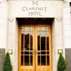 La banda irlandesa es propietaria desde 1996 de uno de los mejores hoteles de Dubl&iacute;n, en un edificio hist&oacute;rico georgiano de 1852. Los usuarios destacan que una de las mejores cualidades del hotel es su magn&iacute;fica ubicaci&oacu...