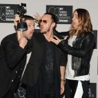 NEW YORK, NY - AUGUST 25: (L-R) Tomo Milicevic, Shannon Leto and Jared Leto of Thirty Seconds to Mars pose with their VMA at the 2013 MTV Video Music Awards at the Barclays Center on August 25, 2013 in the Brooklyn borough of New York City. (P...