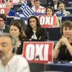 En julio de 2015, en plena crisis griega, estos eurodiputados se manifestaron a favor del no en el referéndum sobre el rescate. De paso, en el fondo, un eurodiputado muestra también su rechazo al TTIP, el acuerdo de libre comercio con EEUU.