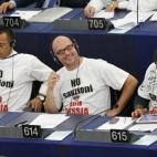 Diputados del partido de derechas italiano Liga Norte piden que no se aprueben sanciones a Rusia por su conflicto con Ucrania. La foto es de una sesión plenaria en Estrasburgo en 2014.