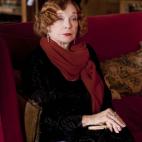 Shirley MacLaine will also return for the Season 4 finale.