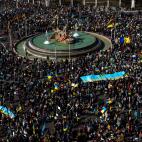 La manifestación contra la guerra de Ucrania celebrada en Madrid, a su paso por Cibeles.