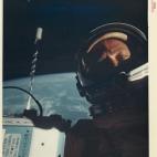 Buzz Aldrin, primer autorretrato en el espacio, misión Gemini 12, noviembre de 1966