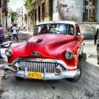 La vieja Habana tiene un encanto especial que a ningún visitante deja indiferente. De hecho, todos repetirían. Los viajeros señalan esta ciudad como una elección perfecta para disfrutar de su belleza y cultura en las calles llenas de pincela...