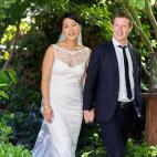 Según el libro de los Record Guinness, ninguna entrada de Facebook ha conseguido tantos 'likes' como la imagen que Mark Zuckerberg, cofundador de dicha red social, colgó de su boda con Priscila Chan.