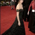 La gala del 2001 era su segunda vez en los Oscar (tras la edición de aquel celebérrimo ‘Peeeeeedro’) y para ello se vistió por todo lo alto: con este romántico vestido de Ralph Lauren con el que, 14 años después, todavía soñamos.