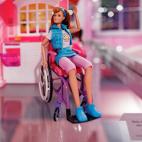 Becky, una de las amigas de Barbie, en su silla de ruedas.