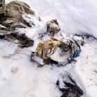 Fotografías que el pasado miércoles dieron la vuelta al mundo, tomadas por el alpinista Israel Ángel Mijangos y facilitadas en exclusiva a Efe, que muestran el cuerpo momificado de un hombre en la cima del Pico de Orizaba (México).