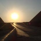 Si hay un lugar favorito para las leyendas, es Egipto. El colosal tamaño de las pirámides de Giza, fabricadas con dos millones de bloques de roca de más de una tonelada que fueron transportados desde Asuán, casi 1.000 kilómetros Nilo arriba...