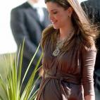 Rania embarazada en la apertura de la sesión parlamentaria el 1 de diciembre de 2004 en Amman (Jordania).
