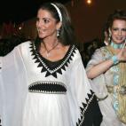 Saludando a la multitud junto con la princesa Laila Salma de Marruecos en Fez el 1 de junio de 2007.