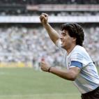 El delantero argentino festeja el gol que marc&oacute; durante la semifinal ante B&eacute;lgica en la Copa del Mundo celebrada en M&eacute;xico.