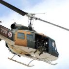 Helicóptero de las fuerzas de seguridad de Túnez vuela sobre el lugar donde se ha producido el atentado, el museo de Bardo.