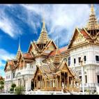 This incredible national treasure was built in 1782 and was the home to Thai kings for nearly 150 years. While the current monarch of Thailand, King Bhumibol Adulyadej, lives at the Chitralada Palace, the Grand Palace is still used for special e...