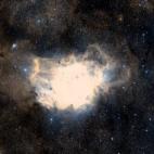 Esta nebulosa está a 5.000 años luz de la Tierra e incluye varios glóbulos de Bok, es decir, nubes de gas y polvo en proceso de colapso para formar estrellas.