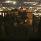 La Alhambra de Granada, a oscuras.