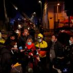 La consellera de Salud de la Generalitat, Alba Vergés y el alcalde de Badalona, Xavier Albiol, en el lugar del incendio.