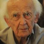 El sociólogo y filósofo polaco Zygmunt Bauman falleció el 9 de enero a los 92 años en su casa de Leeds, en Inglaterra. Ganador del premio Príncipe de Asturias de Comunicación en 2010, creó el concepto de "modernidad líquida". Bauman na...