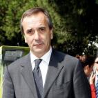 José Antonio Alonso (León, 1960) fue juez y ministro del Interior y de Defensa con José Luis Rodríguez Zapatero, así como portavoz del PSOE en el Congreso de los Diputados entre marzo de 2008 y febrero de 2012. Amigo íntimo del expresident...