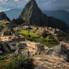 Esta ciudad inca del siglo XV es la imagen más conocida de Perú. Machu Picchu se eleva sobre los Andes a 2.500 metros sobre el nivel del mar, aunque la altura no es impedimento para ser uno de los rincones más visitados de América Latina. A ...