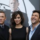 British actor Daniel Craig, French actress Berenice Marlohe and Spanish actor Javier Bardem pose for photographers during a photo call session for the presentation of the new James Bond movie Skyfall in Paris, Thursday Oct. 25, 2012. (AP Photo/F...