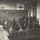 Escuela de mecánicos en Madrid. En 1925