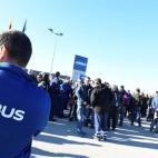 Un millar de personas se ha concentrado este viernes a las puertas de la factoría de Airbus en Getafe para protestar por el plan de reestructuración anunciado por la compañía aeronáutica, que prevé el despido de hasta 630 trabajadores en s...