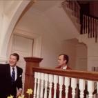 Ronald Reagan y George H.W. Bush en la residencia, el 23 de febrero de 1981.