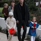 Con sus tres hijos Violet, Seraphina y Samuel Affleck. Halloween de 2013