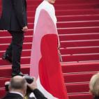 La actriz Isabella Rossellini, con diseño de Stella McCartney. Día: miércoles 13 de mayo, en la ceremonia de inauguración y presentación de La Tete Haute .